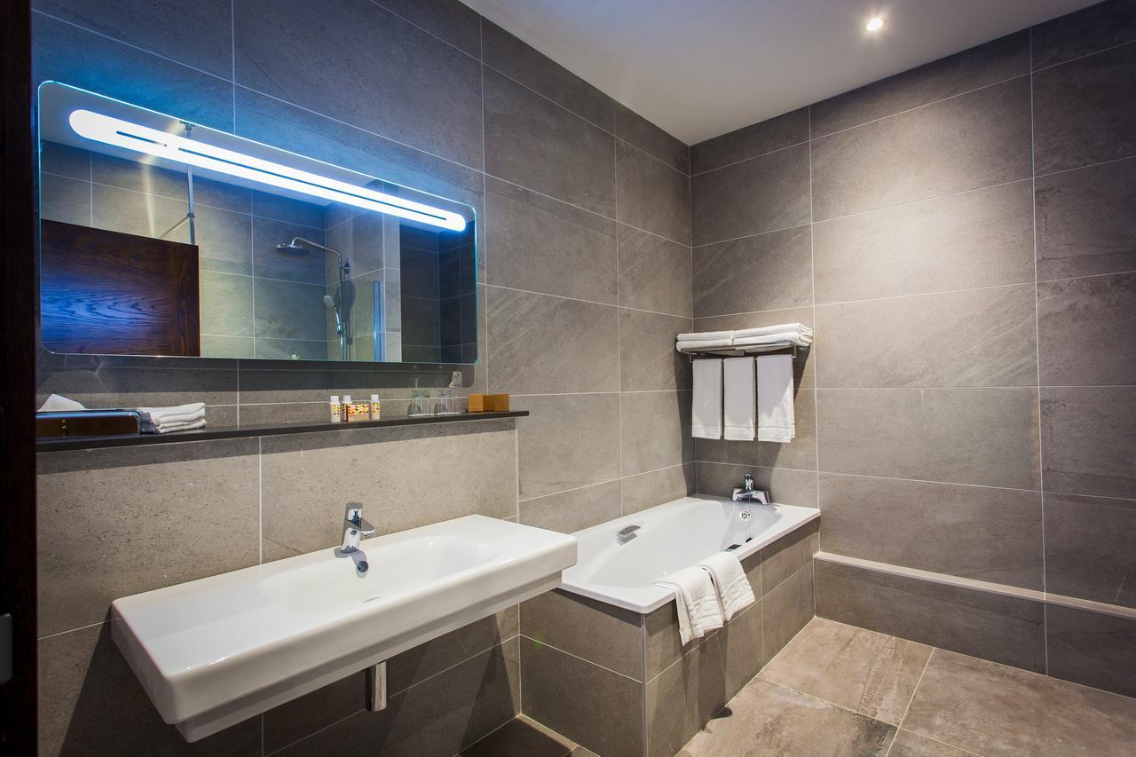 Hotel Amber Springs 4*
